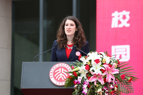 美国留学生付书娜发表感言1.JPG 美国留学生付书娜发表感言1.JPG