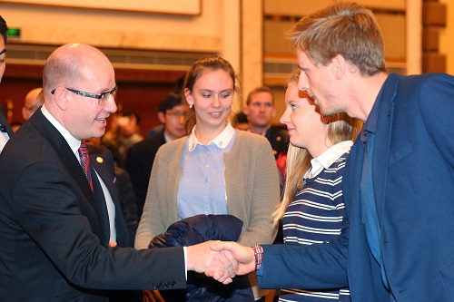 胡斯拉夫•索博特卡总理会见捷克在北大学习的留学生.JPG 胡斯拉夫•索博特卡总理会见捷克在北大学习的留学生.JPG