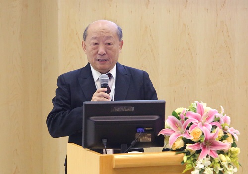 张隆溪主持.JPG 张隆溪主持.JPG