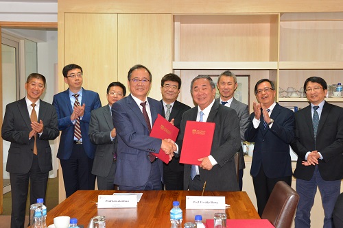 林建华校长会见南洋理工大学副校长兼教务长梅彦昌教授并签署两校协议.JPG 林建华校长会见南洋理工大学副校长兼教务长梅彦昌教授并签署两校协议.JPG