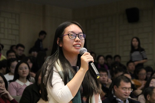 现场提问2.JPG 现场提问2.JPG