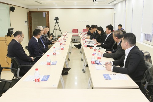 参观前沿计算研究中心.jpg 参观前沿计算研究中心.jpg