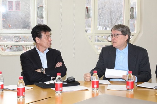 参观燕京学堂.jpg 参观燕京学堂.jpg