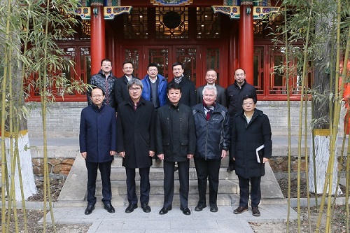 座谈会代表合影.jpg 座谈会代表合影.jpg